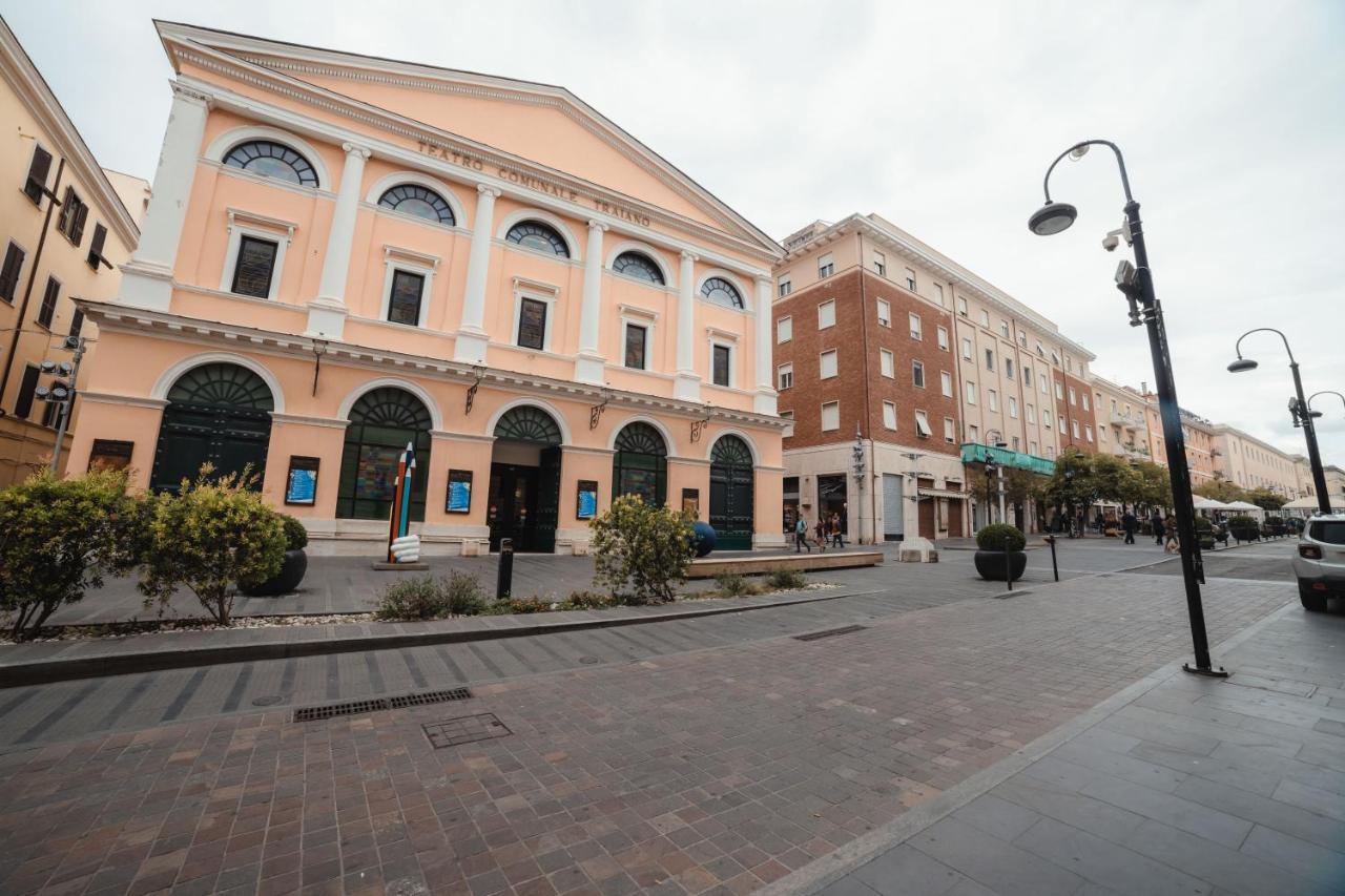 Domus Cavour Apartment Civitavecchia Luaran gambar