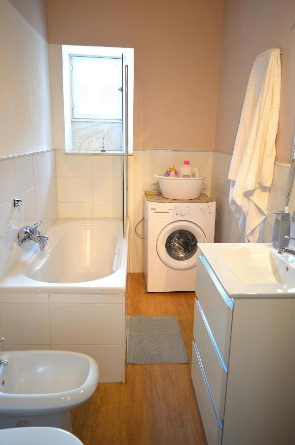 Domus Cavour Apartment Civitavecchia Luaran gambar