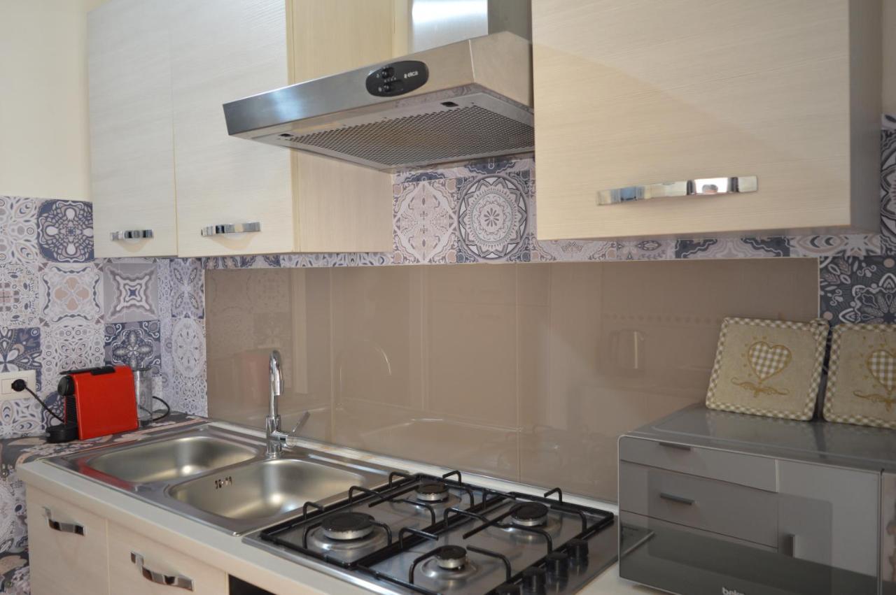 Domus Cavour Apartment Civitavecchia Luaran gambar