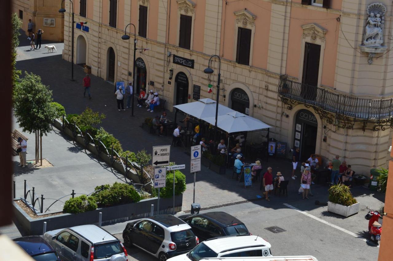 Domus Cavour Apartment Civitavecchia Luaran gambar