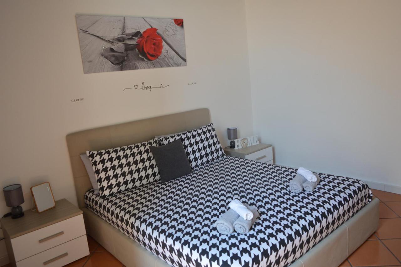 Domus Cavour Apartment Civitavecchia Luaran gambar
