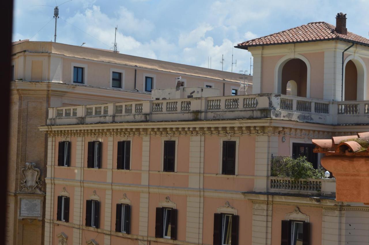 Domus Cavour Apartment Civitavecchia Luaran gambar