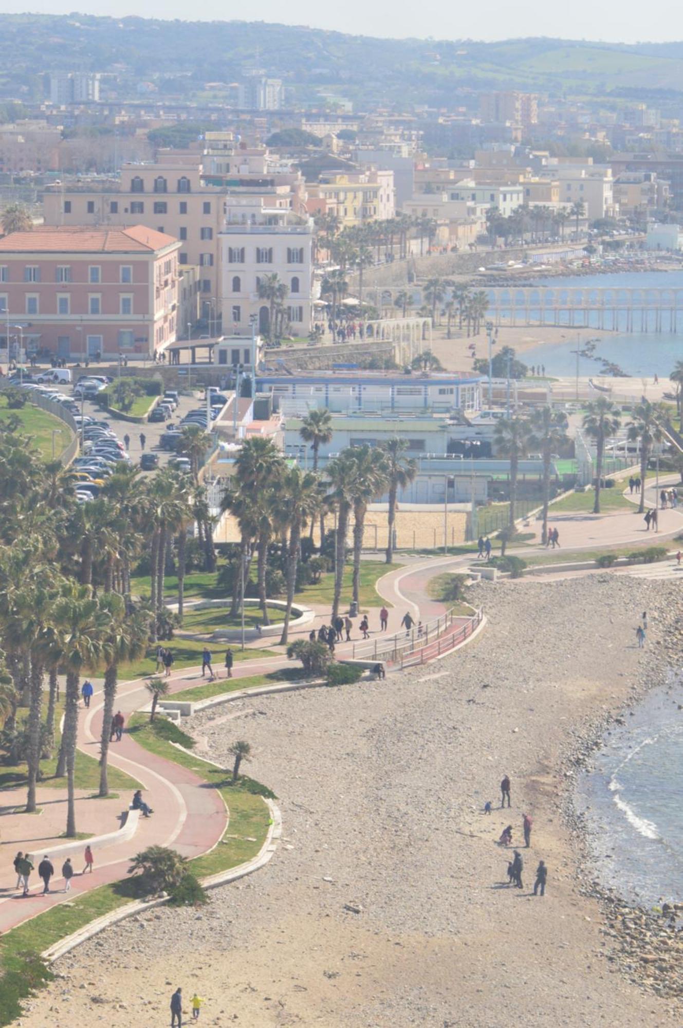 Domus Cavour Apartment Civitavecchia Luaran gambar